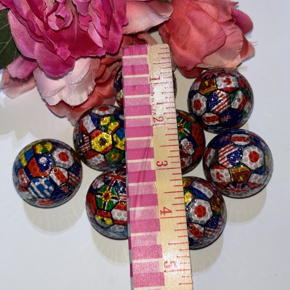 World Cup Golf Balls Set of 8 World Flags Golf Balls Vintage Golf Balls - Picture 3 of 12